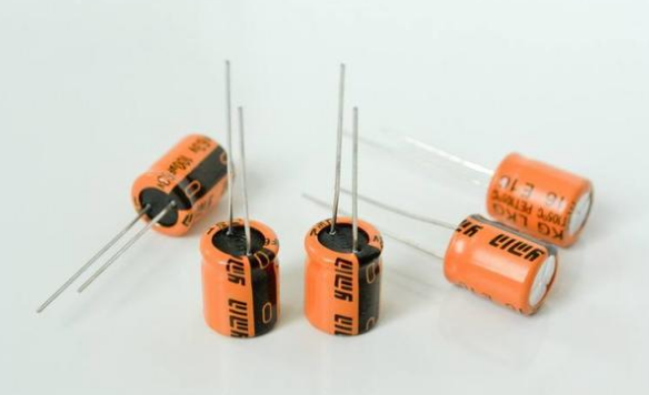 「NIPPON CHEMI-CON」電解電容極性接錯(cuò)會(huì)爆炸，如何避免？